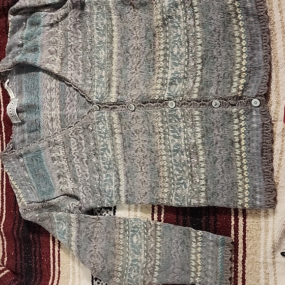 📛5/$25 Knit Cardigan with Embroidered Details - Picture 2 of 10